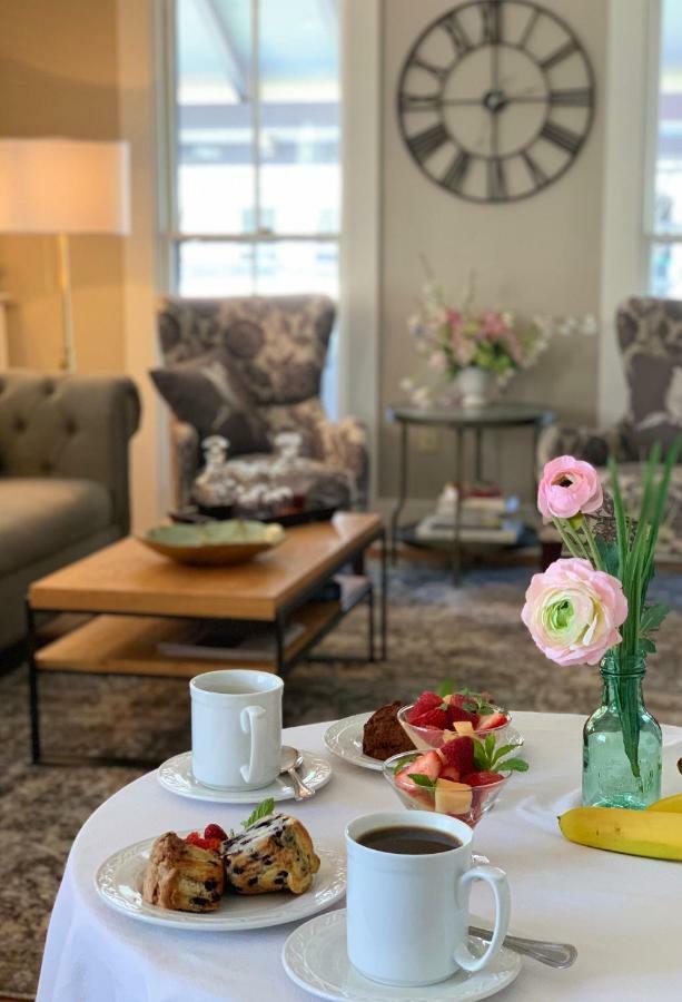 The Oak Bluffs Inn Esterno foto